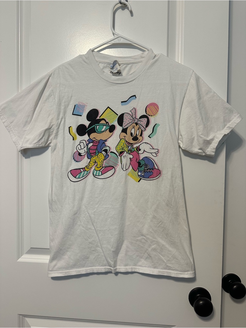 Disney White Mickey & Minnie Graphic Tee women’s small